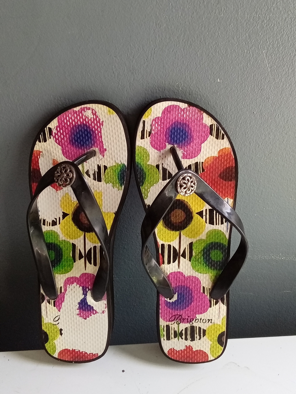 Brighton Multi Color Floral Flip‎ Flop Sandals with Silver Flower Medallion 9